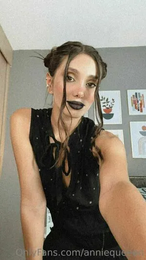 Anniequeeen OnlyFans Leaked Free Thumbnail Picture - #AwtAFSjMBZ