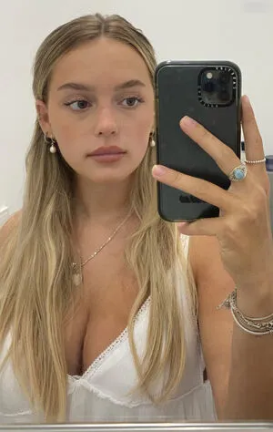 Anniisturn OnlyFans Leaked Free Thumbnail Picture - #PMALVA4GfX