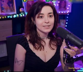 Annitheduck OnlyFans Leaked Free Thumbnail Picture - #2fQBaLK24Y