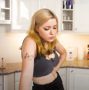 Annitheduck OnlyFans Leaked Free Thumbnail Picture - #4EFbh7m5Jr