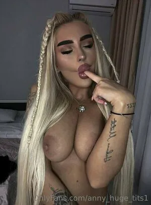 Anny Huge Tits1 OnlyFans Leaked Free Thumbnail Picture - #4nsDn6UWdX