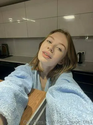 Anny Huge Tits1 OnlyFans Leaked Free Thumbnail Picture - #4tUb5e1D9M