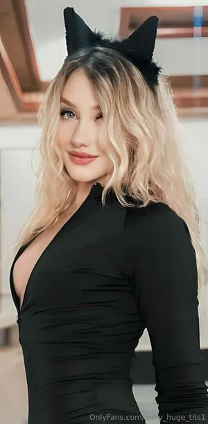 Anny Huge Tits1 OnlyFans Leaked Free Thumbnail Picture - #6C1AhrS6bo