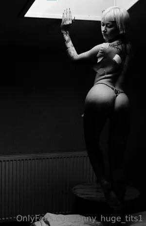 Anny Huge Tits1 OnlyFans Leaked Free Thumbnail Picture - #AuREc0TEmy