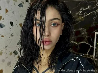 Anny Huge Tits1 OnlyFans Leaked Free Thumbnail Picture - #QxaHCcRYDt