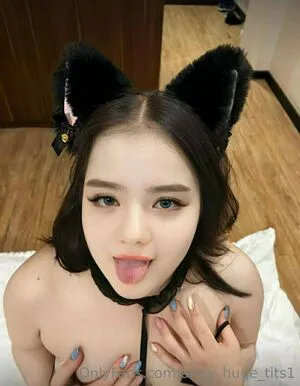 Anny Huge Tits1 OnlyFans Leaked Free Thumbnail Picture - #aK5tcfPAeS