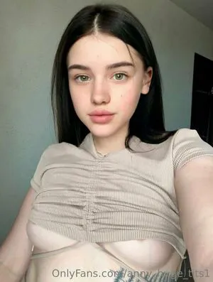 Anny Huge Tits1 OnlyFans Leaked Free Thumbnail Picture - #bgQAT7FnCK