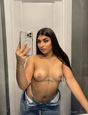 Anny Huge Tits1 OnlyFans Leaked Free Thumbnail Picture - #l53jNUVPyl