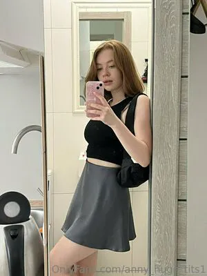 Anny Huge Tits1 OnlyFans Leaked Free Thumbnail Picture - #qVuniaidk5