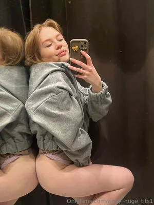 Anny Huge Tits1 OnlyFans Leaked Free Thumbnail Picture - #svivy3BH97