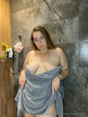 Anny Huge Tits1 OnlyFans Leaked Free Thumbnail Picture - #yPklifCrOM