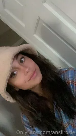 Anslirosie OnlyFans Leaked Free Thumbnail Picture - #H52kuc440U