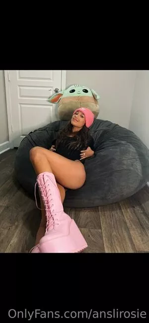 Anslirosie OnlyFans Leaked Free Thumbnail Picture - #ieddFYJK54