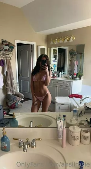 Anslirosie OnlyFans Leaked Free Thumbnail Picture - #xs3tJLzR9Z
