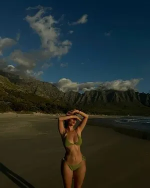 Antonia Freya Lydia OnlyFans Leaked Free Thumbnail Picture - #4EgyySsxO8