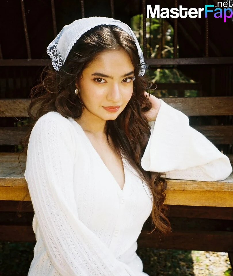 Anushka-sen