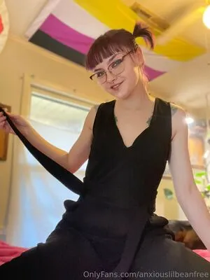 Anxiouslilbeanfree OnlyFans Leaked Free Thumbnail Picture - #hjDloYn9n5