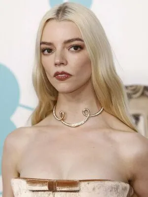 Anya Taylor-Joy OnlyFans Leaked Free Thumbnail Picture - #5svMiLads9