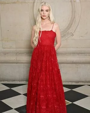 Anya Taylor-Joy OnlyFans Leaked Free Thumbnail Picture - #8lLdslXxE8
