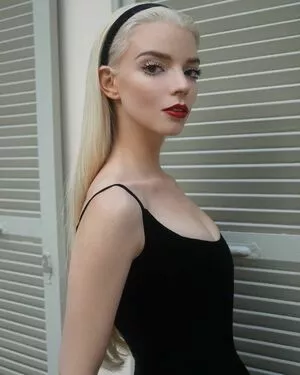 Anya Taylor-Joy OnlyFans Leaked Free Thumbnail Picture - #AEPeiCRnQo