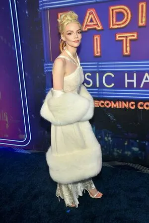 Anya Taylor-Joy OnlyFans Leaked Free Thumbnail Picture - #BWFY7A341v
