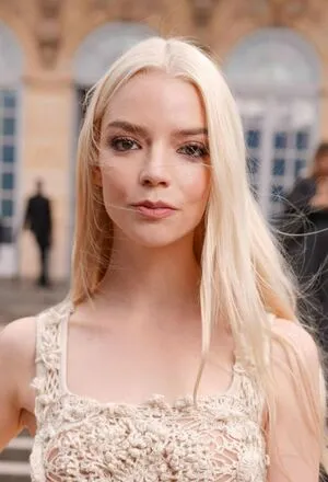 Anya Taylor-Joy OnlyFans Leaked Free Thumbnail Picture - #DANenInmyy