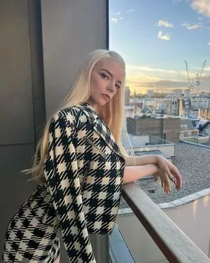 Anya Taylor-Joy OnlyFans Leaked Free Thumbnail Picture - #LIujax45of