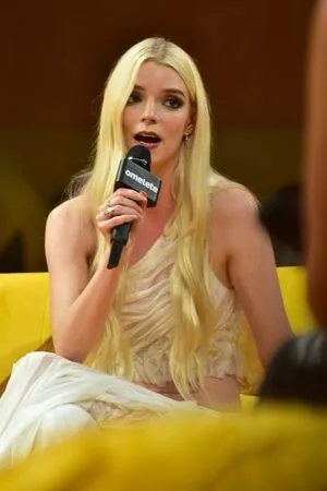 Anya Taylor-Joy OnlyFans Leaked Free Thumbnail Picture - #LeyLuRcfDa