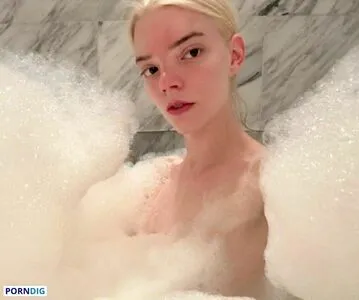Anya Taylor-Joy OnlyFans Leaked Free Thumbnail Picture - #MAzo9webzg