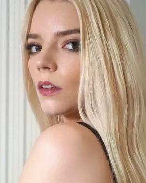 Anya Taylor-Joy OnlyFans Leaked Free Thumbnail Picture - #MBMWD5wdqy