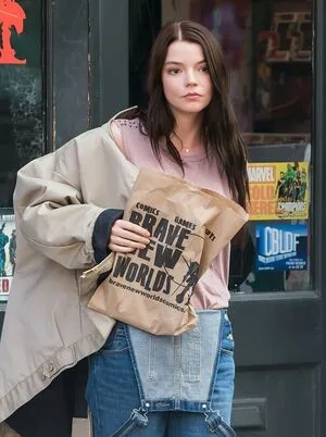 Anya Taylor-Joy OnlyFans Leaked Free Thumbnail Picture - #PByWekIoUY
