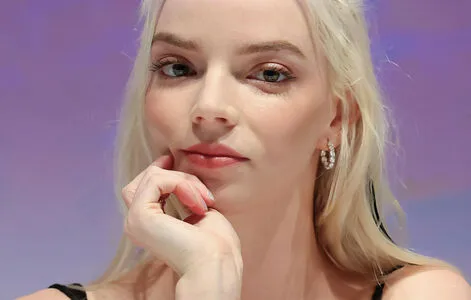 Anya Taylor-Joy OnlyFans Leaked Free Thumbnail Picture - #SmVnTjD1EX