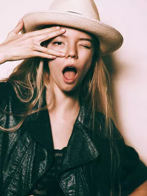 Anya Taylor-Joy OnlyFans Leaked Free Thumbnail Picture - #U0iLYw4Peq