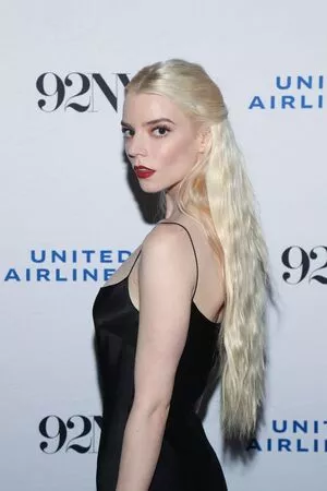 Anya Taylor-Joy OnlyFans Leaked Free Thumbnail Picture - #YWwhy0HenI