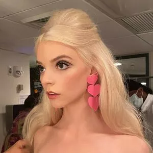 Anya Taylor-Joy OnlyFans Leaked Free Thumbnail Picture - #cWNmOiZTB1