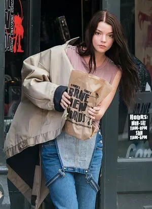 Anya Taylor-Joy OnlyFans Leaked Free Thumbnail Picture - #dcqLYYYV4L