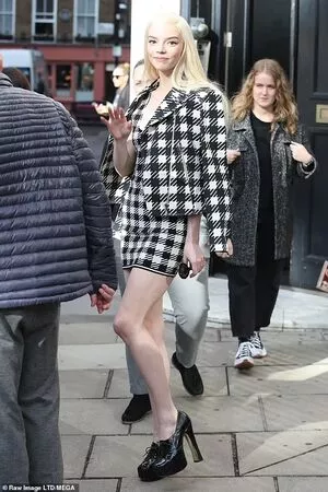 Anya Taylor-Joy OnlyFans Leaked Free Thumbnail Picture - #tPLTWINJ0w