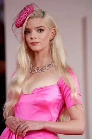 Anya Taylor-Joy OnlyFans Leaked Free Thumbnail Picture - #w4yt0penNn