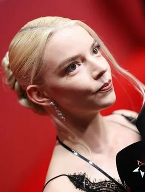 Anya Taylor-Joy OnlyFans Leaked Free Thumbnail Picture - #z0il84Hynk