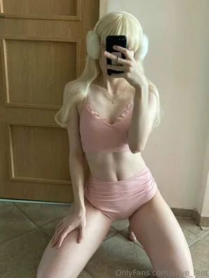 Anye Feet OnlyFans Leaked Free Thumbnail Picture - #eznnAxmd50
