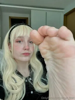 Anye Feet OnlyFans Leaked Free Thumbnail Picture - #nlM8gAXLft