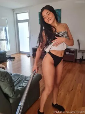 Apfelstrudel Aka Haselnuss OnlyFans Leaked Free Thumbnail Picture - #S9gxPTsFV6
