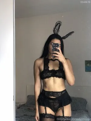 Apfelstrudel Aka Haselnuss OnlyFans Leaked Free Thumbnail Picture - #s7YCV1MU9J