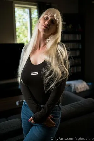 Aphrodicte OnlyFans Leaked Free Thumbnail Picture - #MRedB1Putn