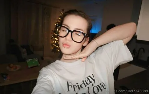 Apolinaria A OnlyFans Leaked Free Thumbnail Picture - #DWlmQzf6d0