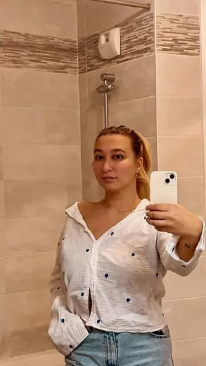 Apoline Perret OnlyFans Leaked Free Thumbnail Picture - #8BI1H7d4jY