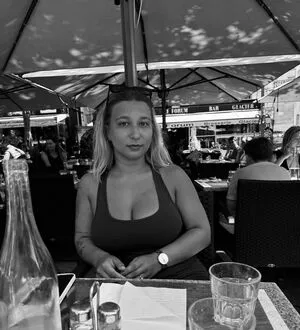 Apoline Perret OnlyFans Leaked Free Thumbnail Picture - #8zMODfwqFG