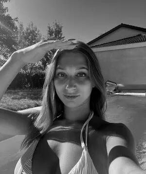 Apoline Perret OnlyFans Leaked Free Thumbnail Picture - #X3p4CrBE1j