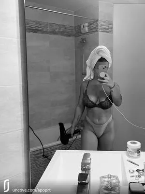 Apoline Perret OnlyFans Leaked Free Thumbnail Picture - #s81grkrSyB