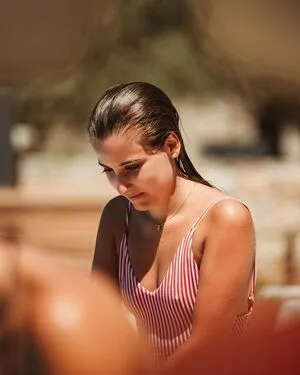 Apolline Guer OnlyFans Leaked Free Thumbnail Picture - #aORTrPsp0r